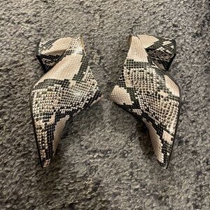 Marc Fisher Snakeskin Reptile Print Slip On Block Heels Pointed Toe Leather 6